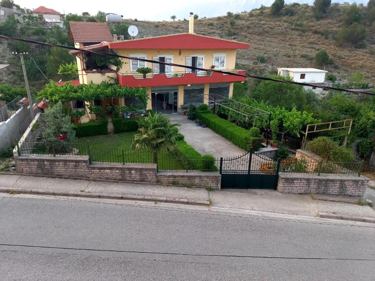 Manthoguesthouse Gjirokaster Ngoại thất bức ảnh