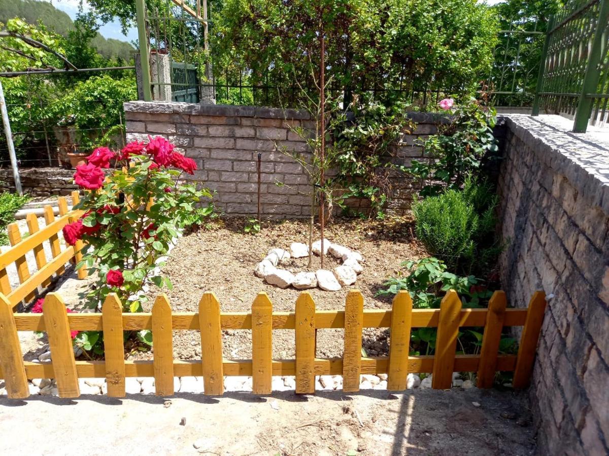 Manthoguesthouse Gjirokaster Ngoại thất bức ảnh
